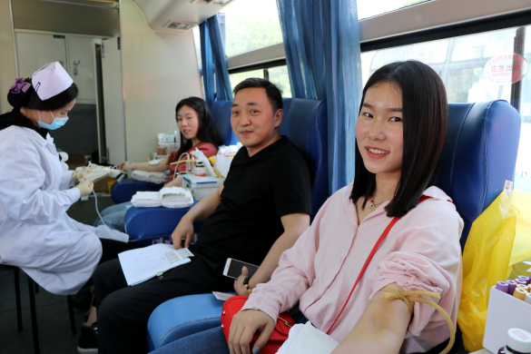 熱血奉獻(xiàn)迎五四  青春綻放新時(shí)代 匯鴻集團(tuán)組織青年員工開展無償獻(xiàn)血活動(dòng)