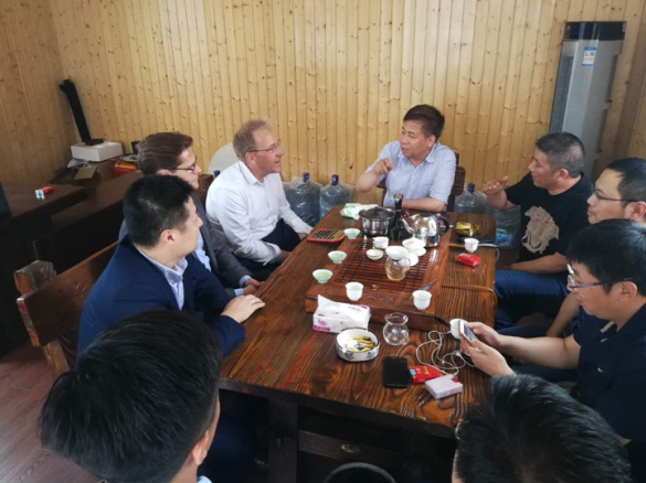 蔣金華副總裁考察調(diào)研國內(nèi)進(jìn)口木材市場