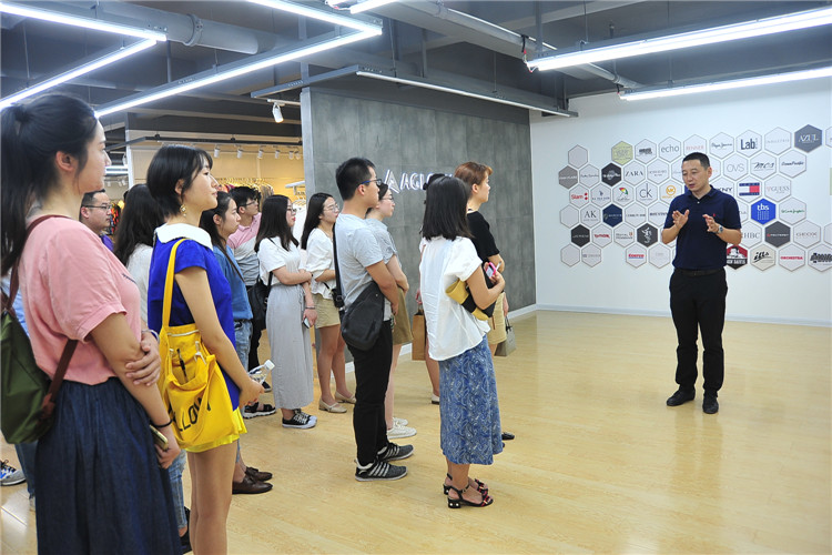 融入故事會(huì) 共筑中嘉夢(mèng)——匯鴻中嘉公司青年員工參觀生產(chǎn)基地感受企業(yè)文化