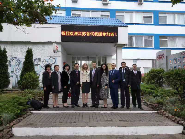 匯鴻糧油公司與白俄羅斯巴布施金娜-卡倫卡牛奶公司簽署戰(zhàn)略合作協(xié)議